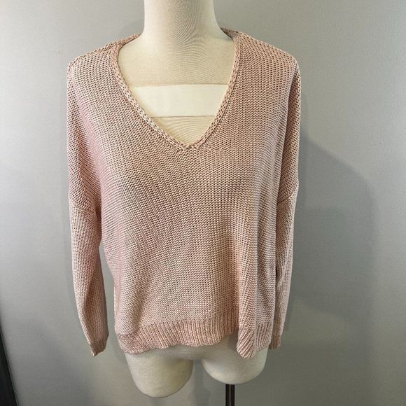 🌿4/$35🌿 H&M Blush Pink V Neck Knit Sweater (S)‎ - Picture 2 of 8